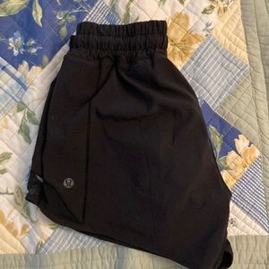 black lululemon hotty hots